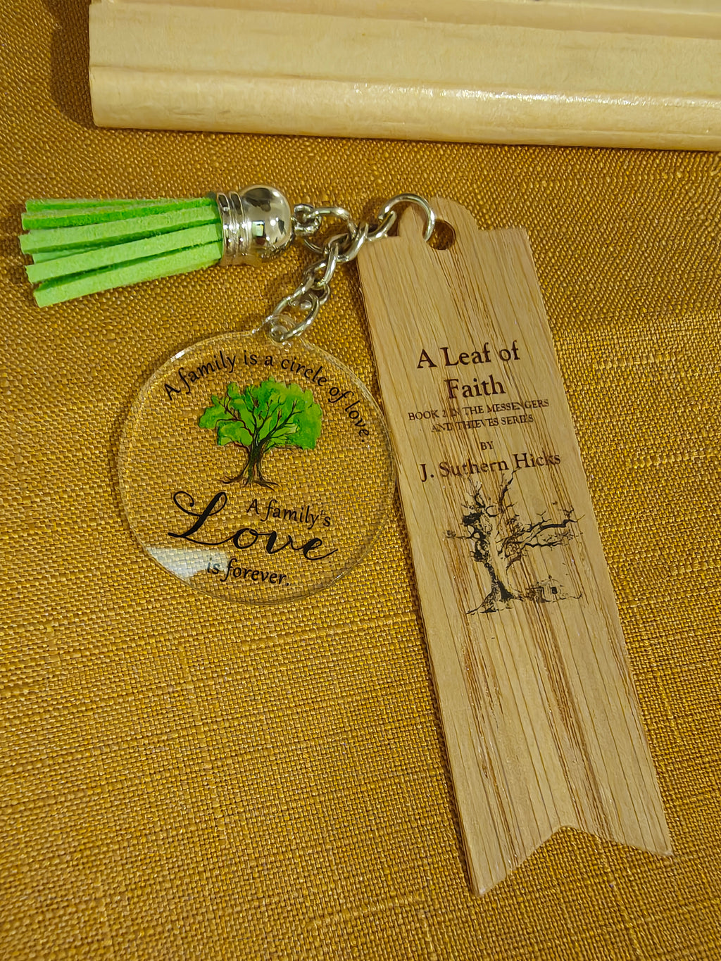 Book Lover Gift Bundle – Bookmark & Desk Plaque Included